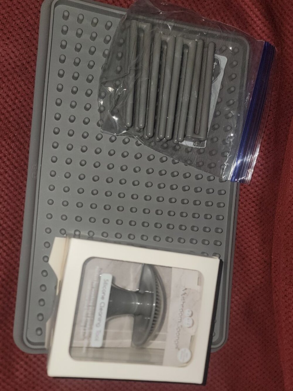 Ez pz drying mat and brush cleaner